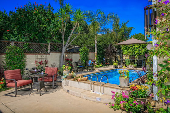 560BHBB-Pool-and-Patio1